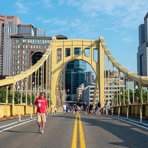 Photo of a Pittsburgh bridge